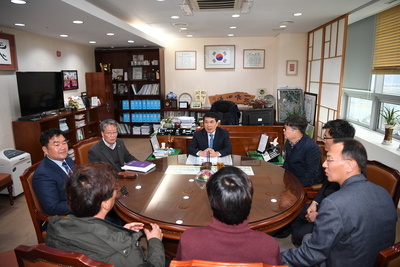 한국농수산대학이웃돕기후원물품전달식(4).JPG