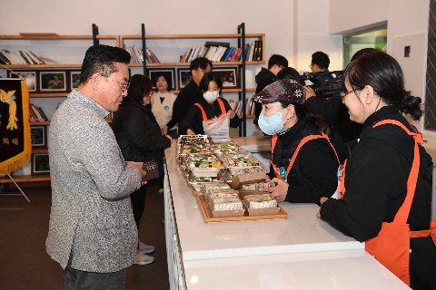 완주산단 근로자 반값 아침식사 개소식 (4).JPG