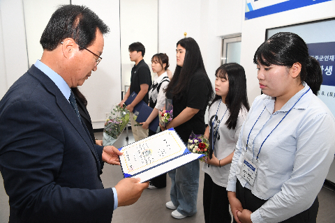 인재육성재단 애향장학금 전달식 (27).JPG