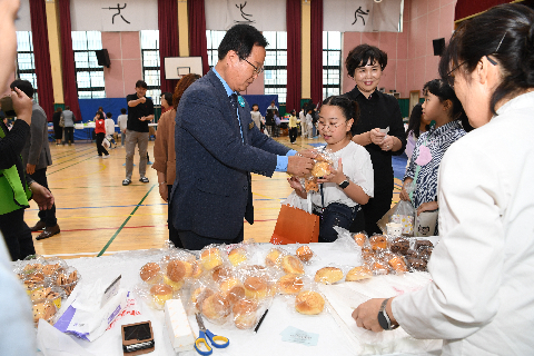 봉서초등학교 나눔바자회 (27).JPG